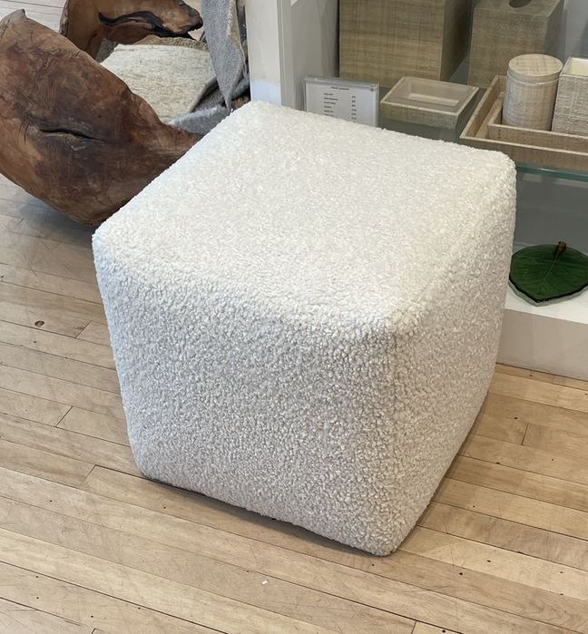 Стулья, пуфики, подушки, Диваны