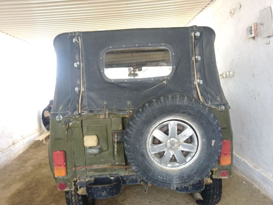 Yengil sedan sotiladi