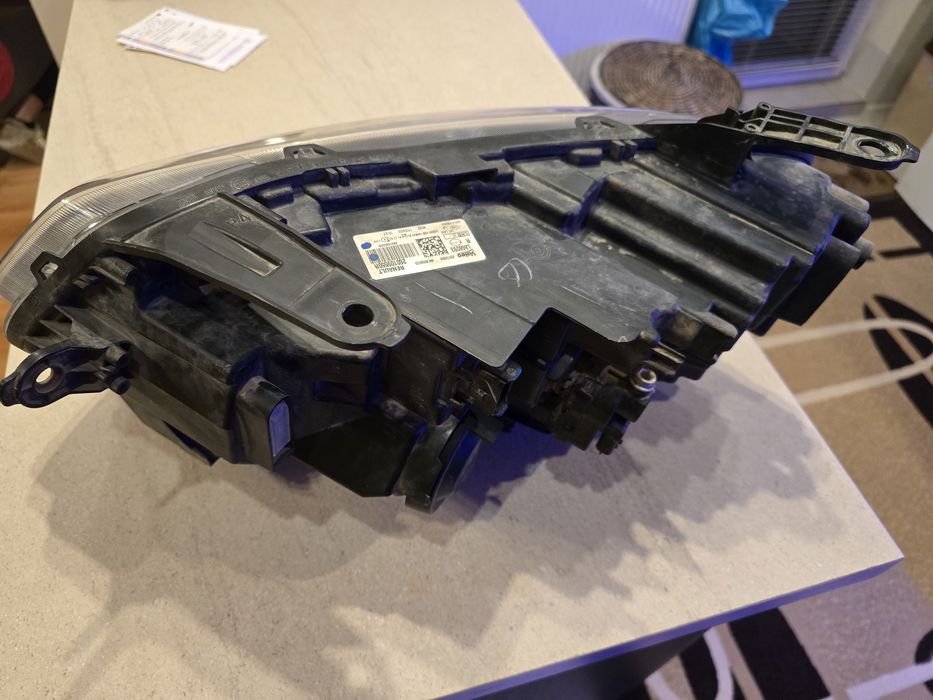 Фар за Dacia Duster Full LED / Дачия Дъстър Фул ЛЕД 
Ф