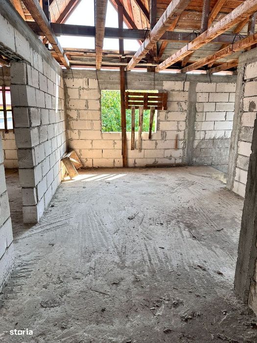 Casa cu 5 camere de vânzare în zona Vidin