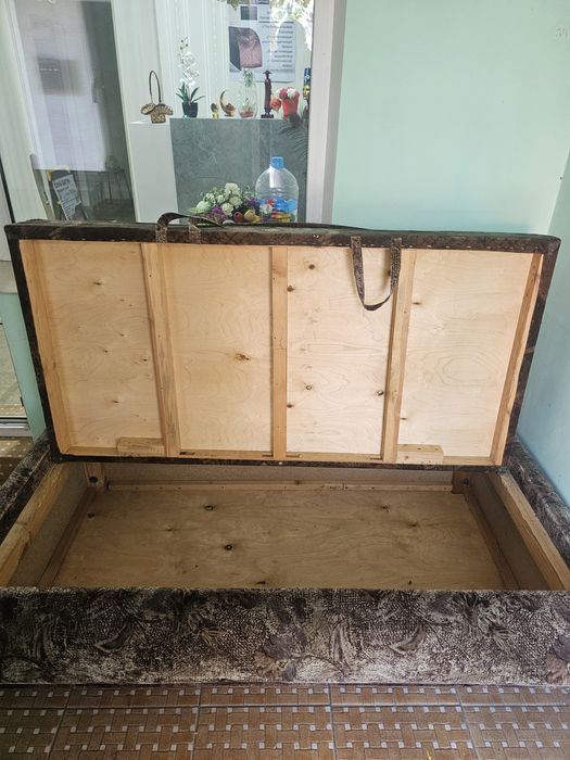 Продам б/у диван