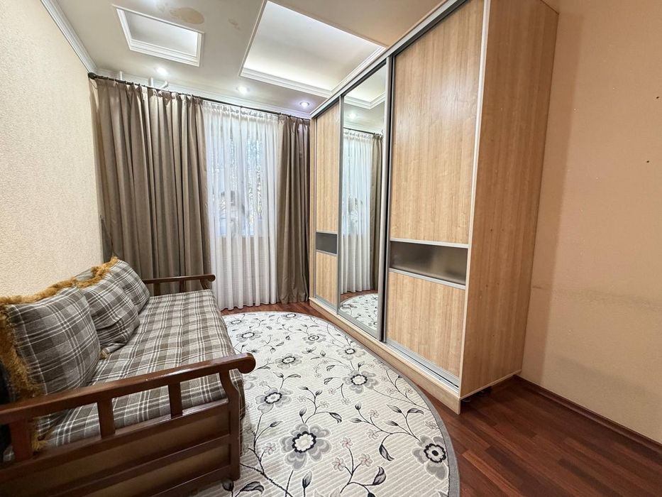 Продается 3х ком квартира, ориентир: гостиница Россия, 74м²