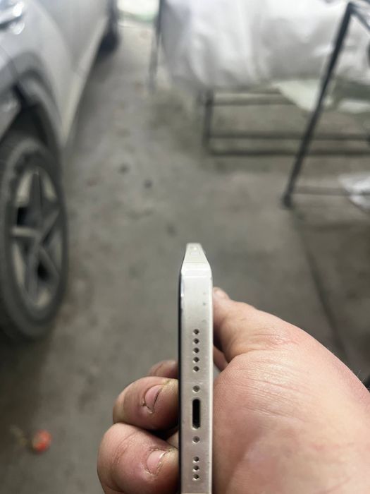 iPhone 13 /128 gb / white