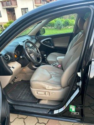 Se vinde  Toyota RAV4