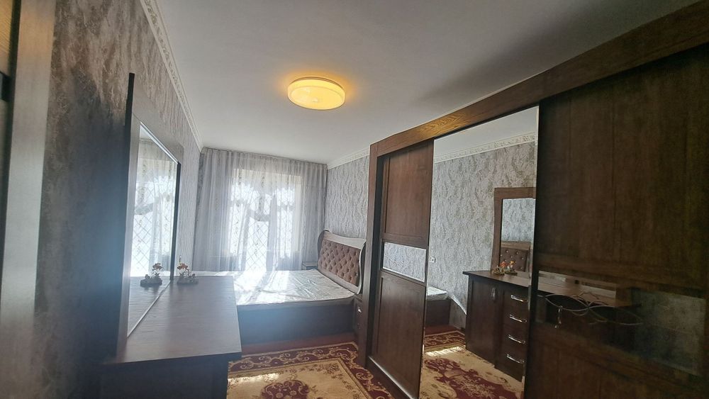 Чирчик шахар
3-микрораён метан запрапкани ёнида 
#2-хона 1-етаж 
Кв