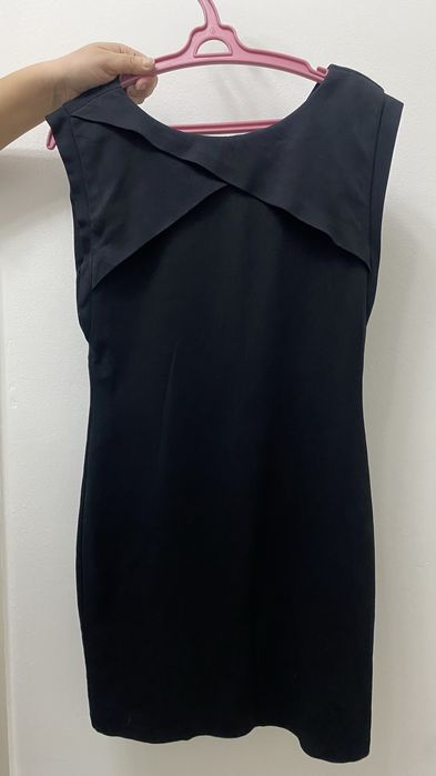 Черное платье Mango