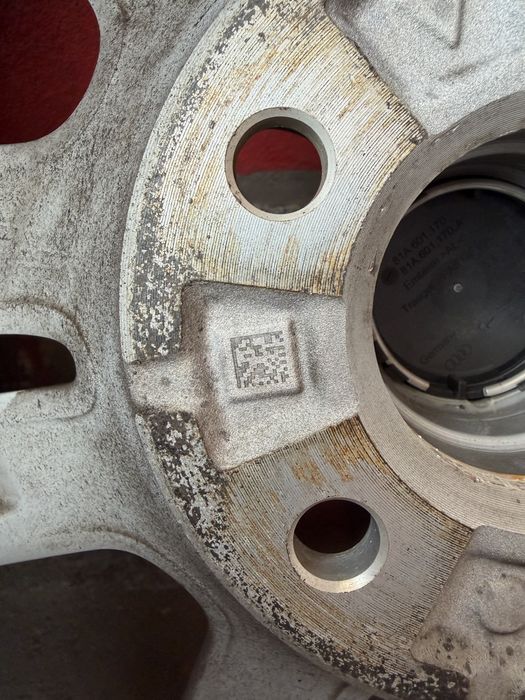 Оригинални джанти Audi в комплект с гуми Bridgestone