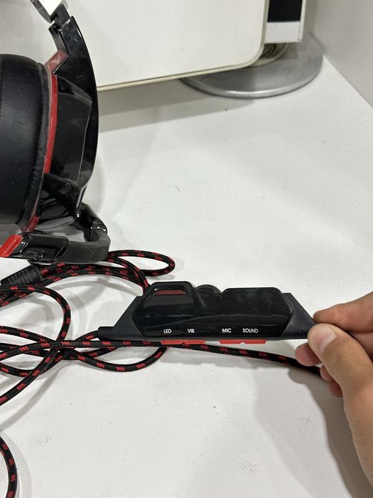 Срочно  Продаю геймерскую гарнитуру с микрофоном.  Обмен тоже есть