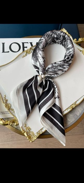 Eșarfă Christian Dior, model 2026, 100% mătase, 70x70cm