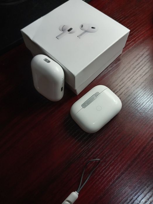 Airports Pro White