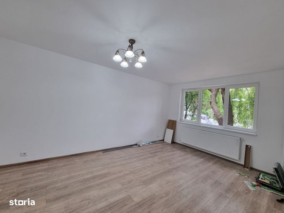 Apartament cu 3 camere de inchiriat in zona Piata Resita