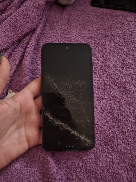 продаю телефон А35