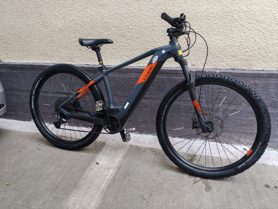 Bicicleta electrica cube 2024