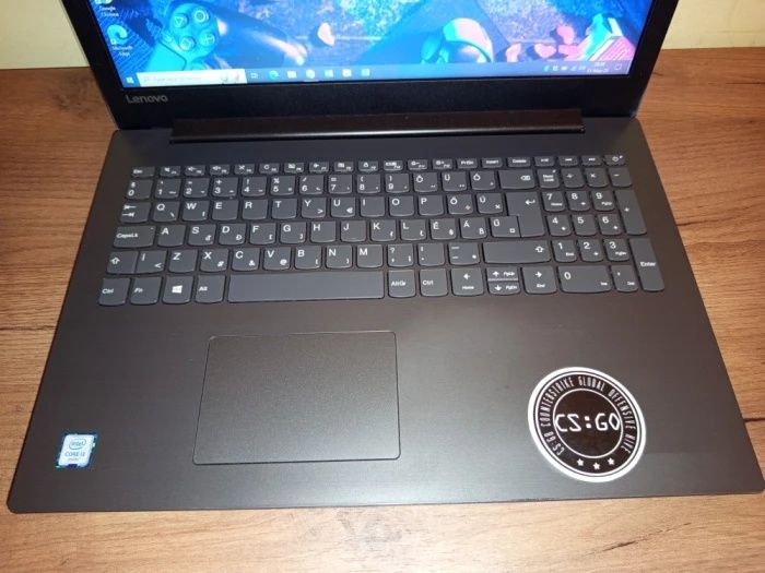 Lenovo 330-15IKB i3-6006u 2,00Ghz | 12Gb DDR4 | 256Gb SSD