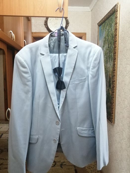 Продам мужской костюм