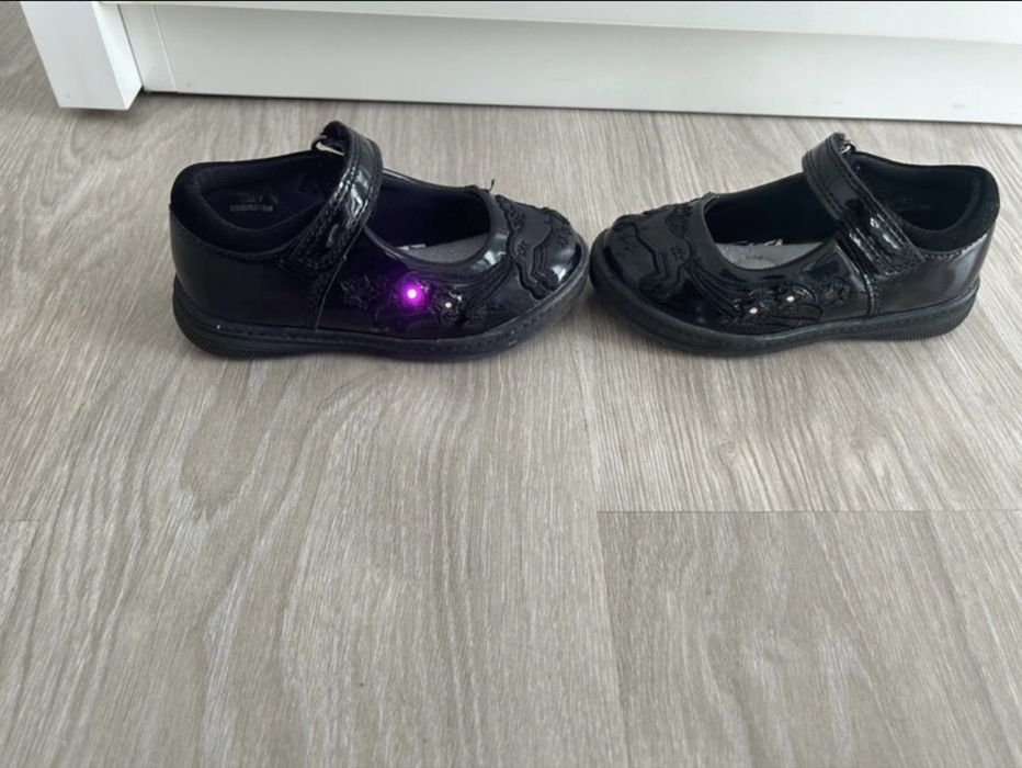 Pantofi piele naturala marimea 25