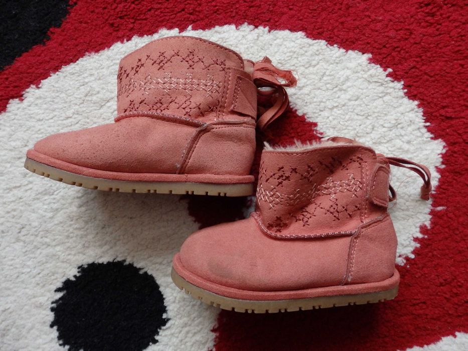 Топли ботушки Зара