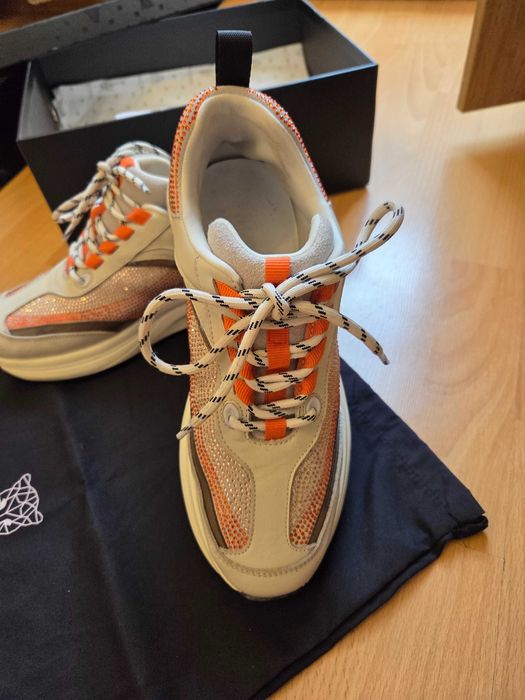 Ориг.марат. Marc Cain 38 номер- почти нови