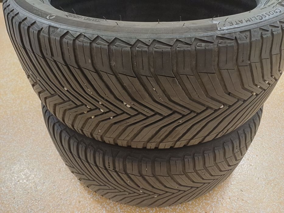 Vând anvelope 245/40/19