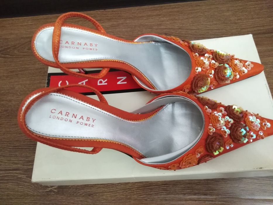 Босоножки 38 размер Англия