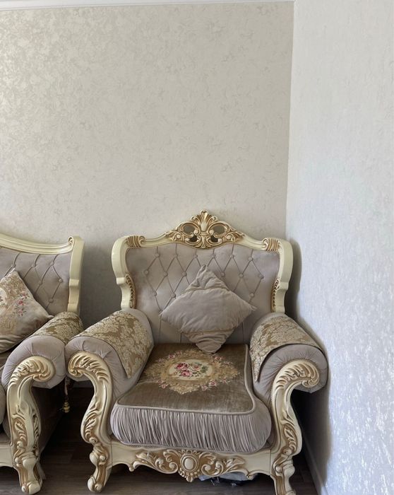 Королевские диваны, кресло