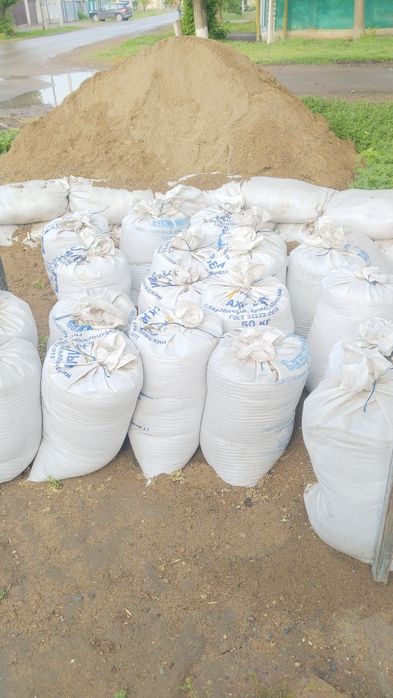 Продам песок  гварий и без гравиля