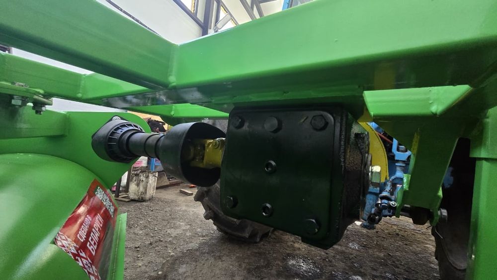 Продам Отвал и Щетки