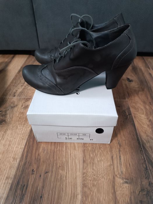 Дамски Обувки - размер 40