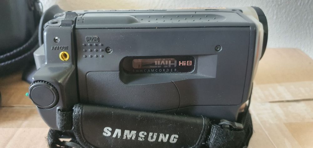 Vând cameră Hi 8, video digital  8 Samsung