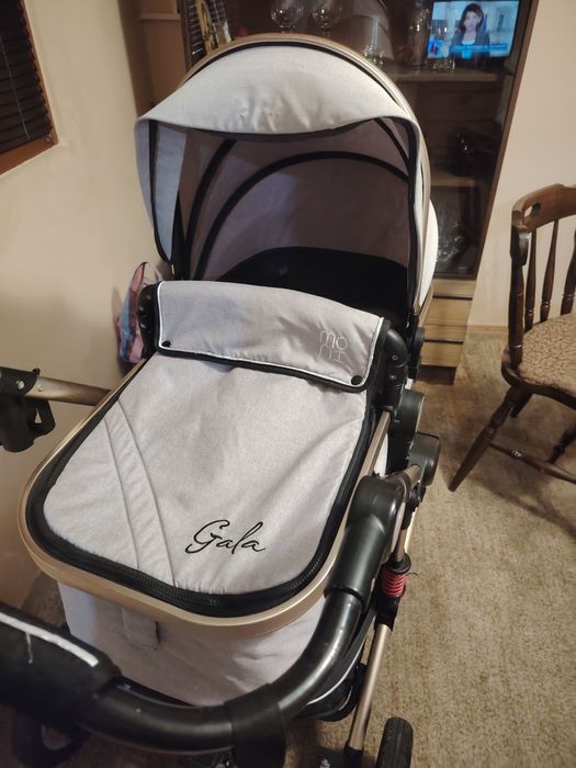 Бебешка количка.