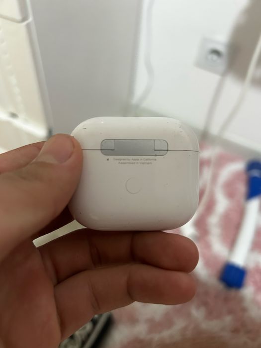 продаю airpods 3