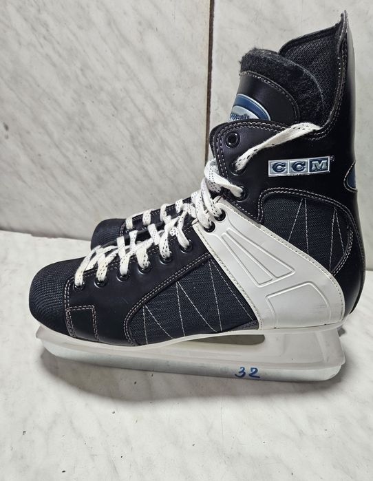 Patine 32 hochei hockey CCM marime 45-46 ( 30,5 cm)