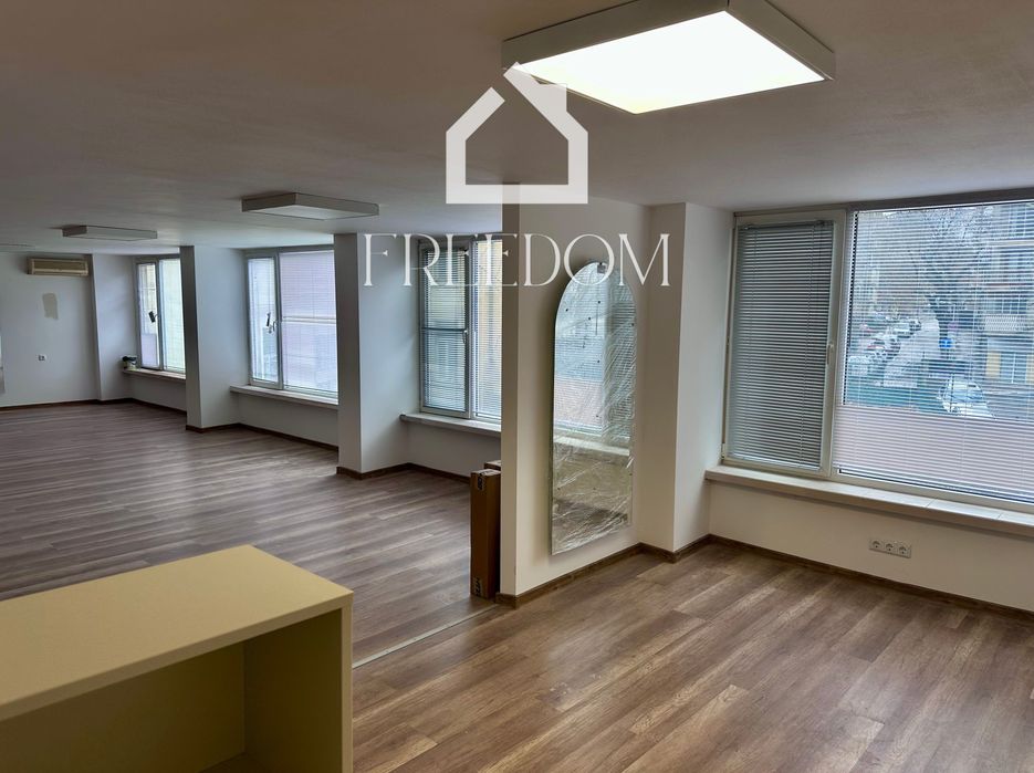 Продава се Офис в Варна, Център - 87 кв.м за 1900 €/кв.м - Снимка #12