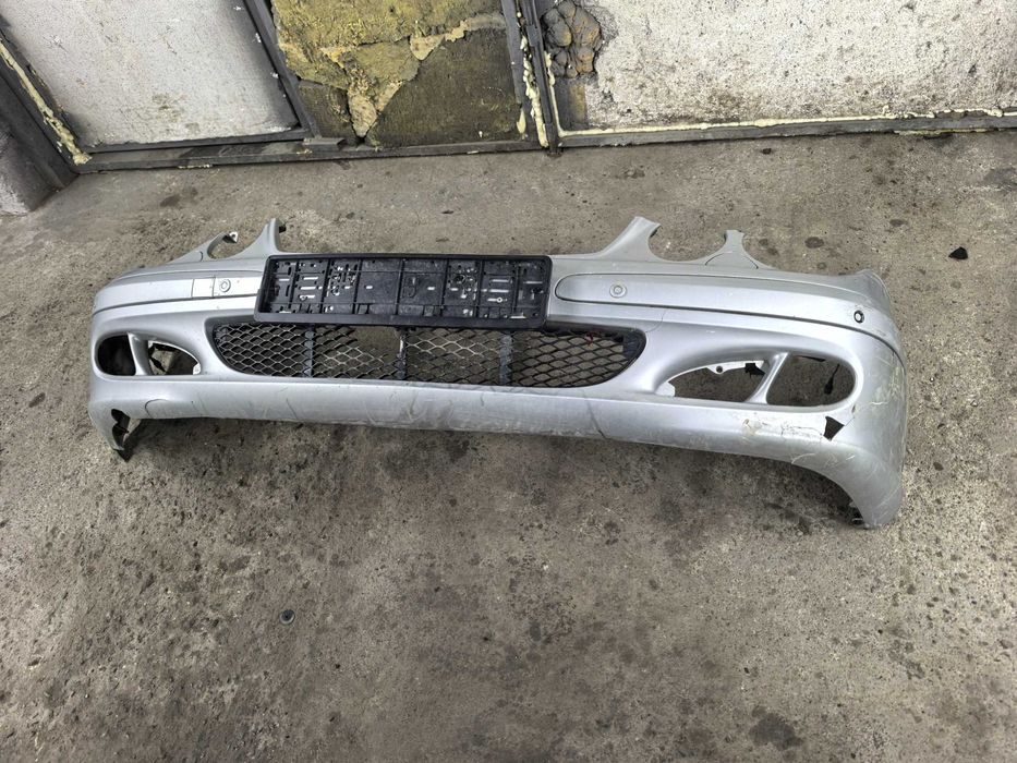 Бампер передний Мерседес 211