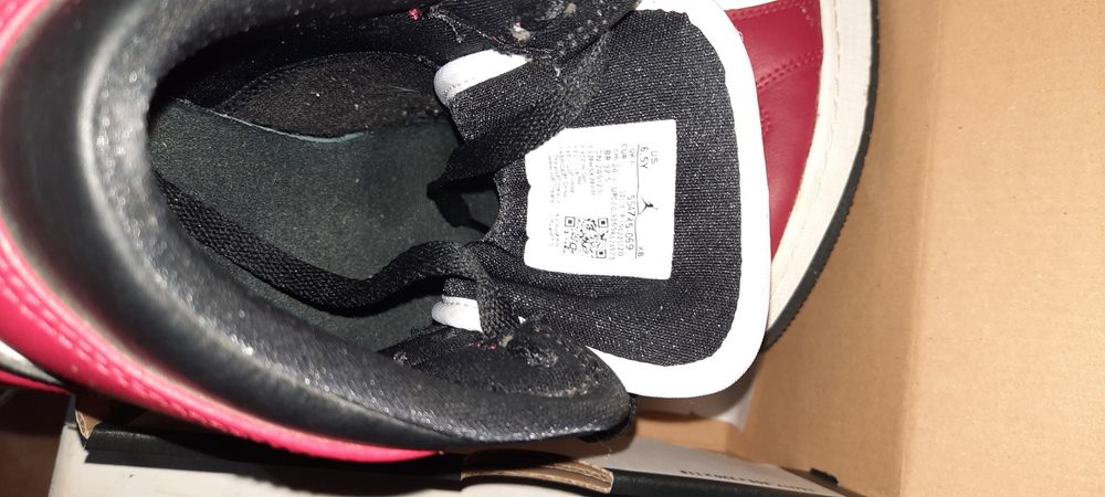 Nike Air Jordan 1,  Converse N 39