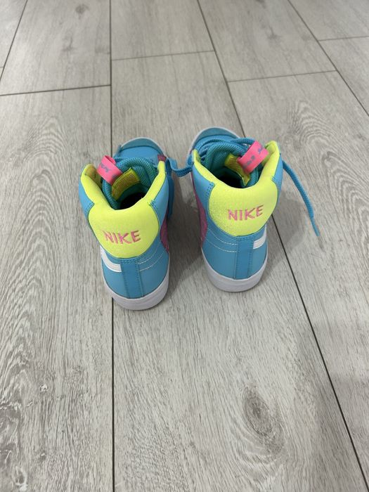 Adidasi Nike marimea 35,5