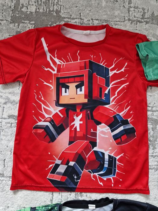 Set tricou mărimea 9/10ani