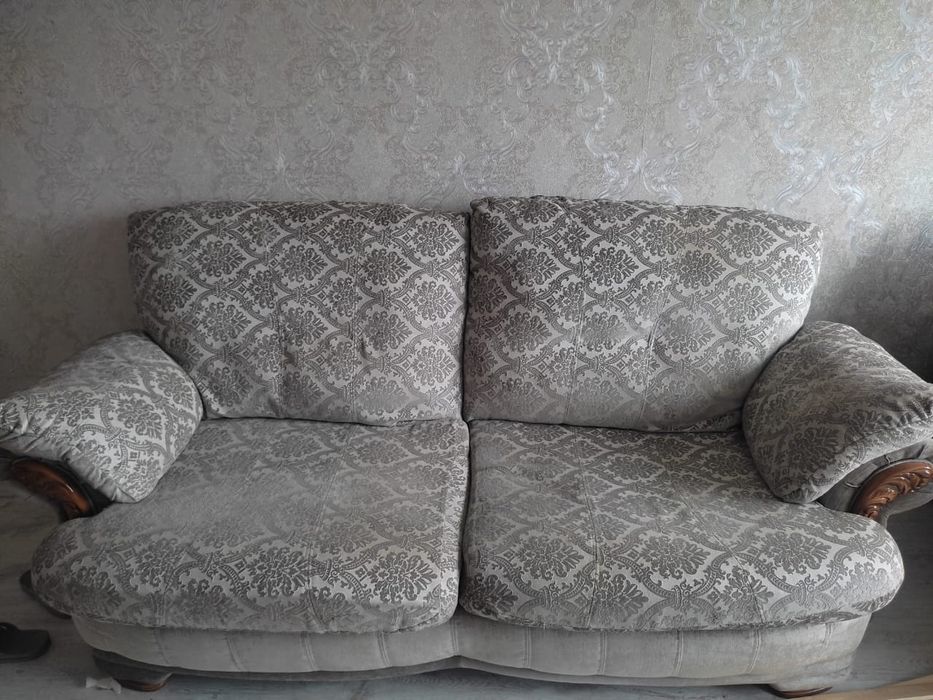 Срочно продам уголок "Потютьков"