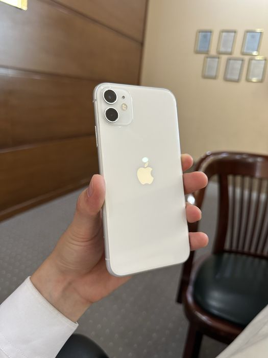 IPhone 11 в белом цвете