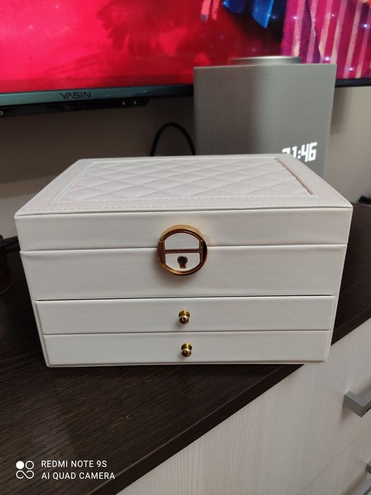 Продам шкатулку для украшений