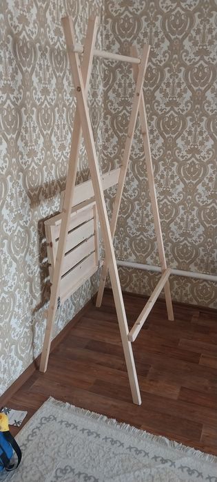 Продам вешалку для одежды