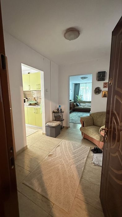 Vand apartament 3 camere Berceni
