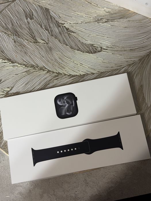 Продам абсолютно новые apple watch 11