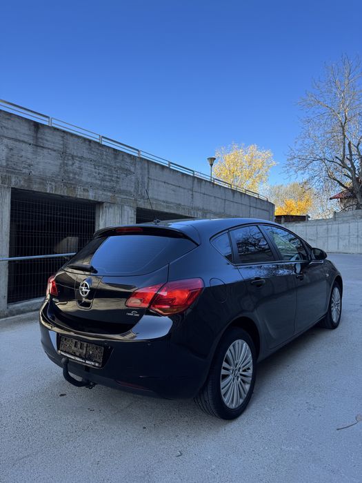 Opel Astra J 2011, 122.000 km