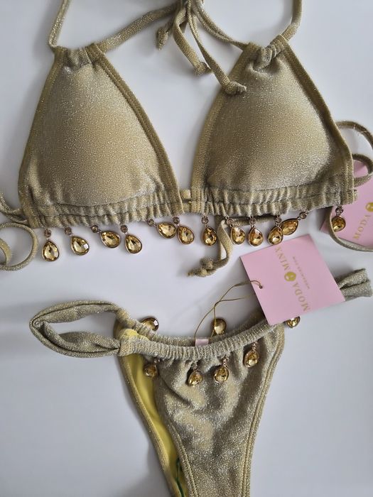 Бански сет цял и камъни