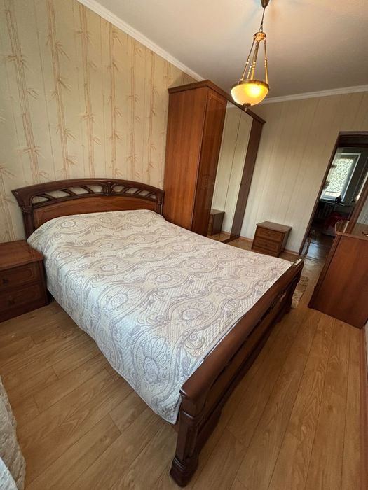 Продам спальный гарнитур