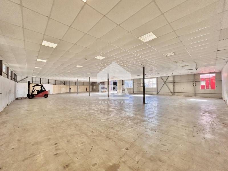 Дава се под наем Склад в с. Петърч, Област София-област - 870 кв.м за 2000 € - Снимка #2