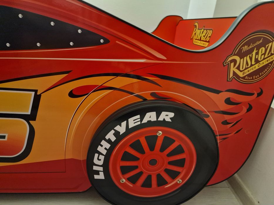 Set 2 paturi Fulger McQueen 3D + lada + covor