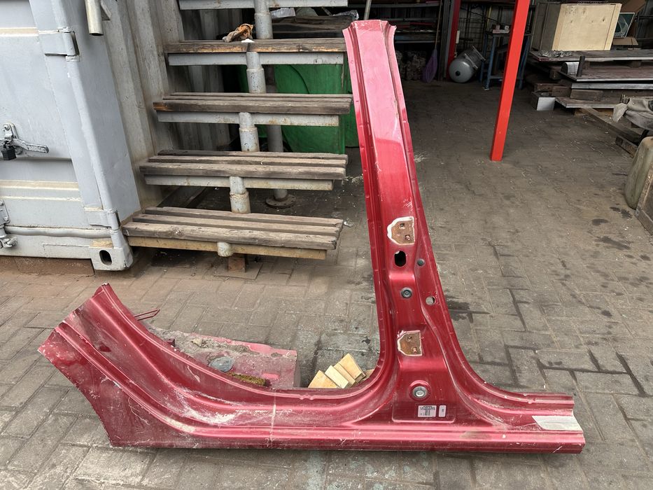 Renault Logan 2 Sandero 2 Центральная стойка