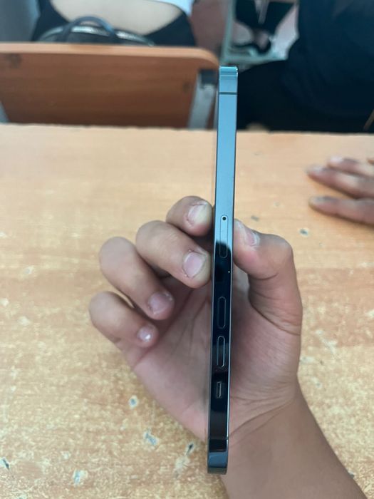 iphone 12 p.m торг уместен